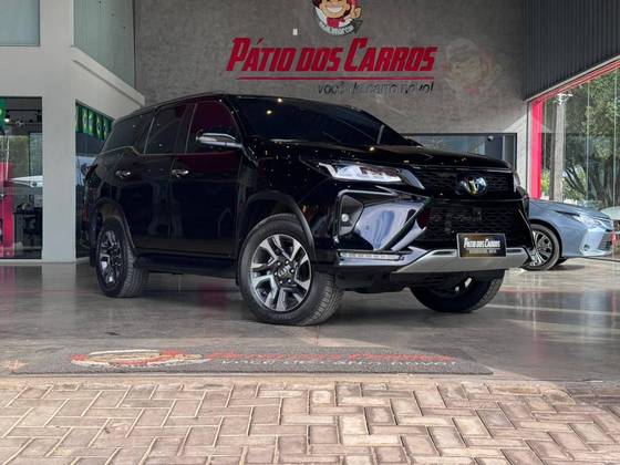 TOYOTA HILUX SW4 2.8 D-4D TURBO DIESEL DIAMOND 7L 4X4 AUTOMÁTICO